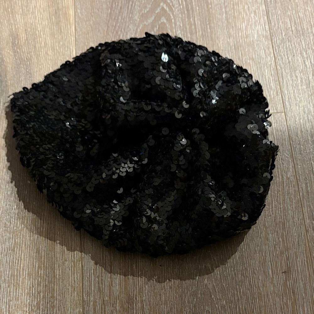 Elegant Black Sequin Beret